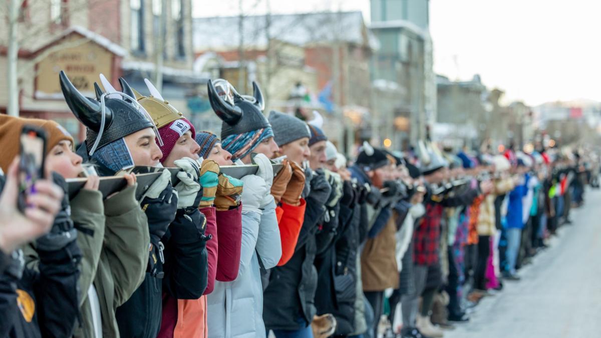 Breckenridge Distillery dispara récord mundial de esquí en Ullr Fest