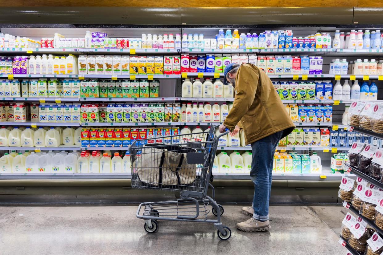 <span>US food prices remain high despite cooling inflation.</span><span>Photograph: Jim Lo Scalzo/EPA</span>