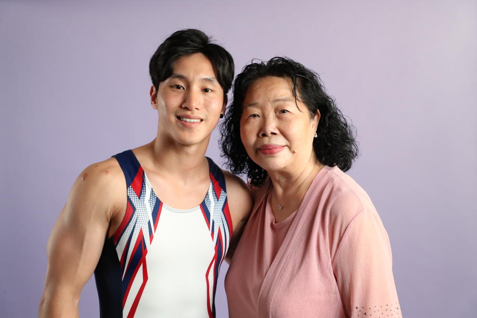 Shek Wai Hung und seine Mutter (Bild: Yahoo)