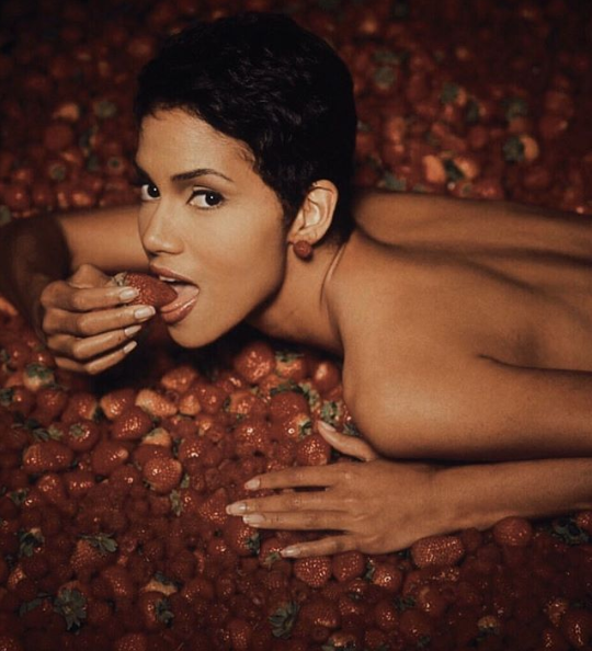 Halle Berry instagram topless throwback