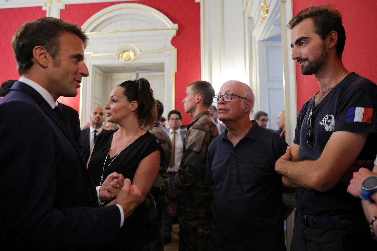 Macron (ici le 9 juin 2023) « s’occupe personnellement » de cette faveur demandée par un héros d’Annecy 