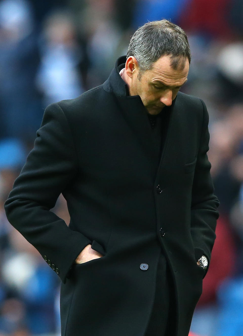 <p>MANCHESTER, ENGLAND – FEBRUARY 05: Paul Clement, Manager of Swansea City looks dejected during the Premier League match between Manchester City and Swansea City at Etihad Stadium on February 5, 2017 in Manchester, England. (Photo by Alex Livesey/Getty Images) </p>