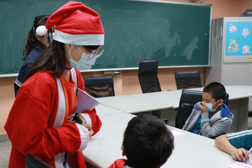 12月有小朋友期待的節日聖誕節，所以安排聖誕老公公加入遊戲中