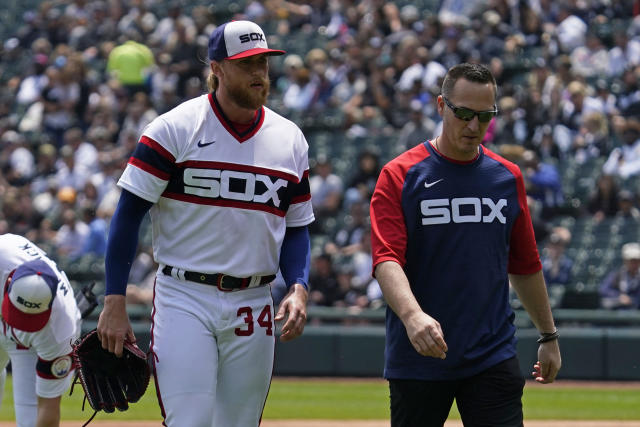 Kopech exits White Sox game vs Rangers with knee discomfort