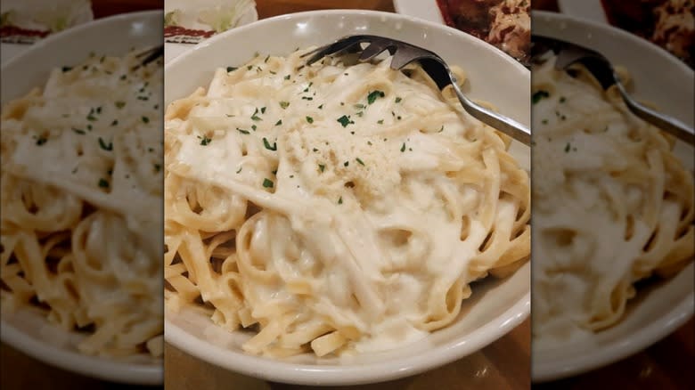 Buca di Beppo Fettuccine Alfredo