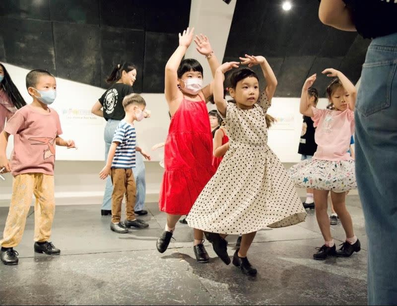 今年全新推出表演藝術主題營隊，讓孩子與台灣頂尖踢踏舞團一同舞動一夏。（圖／飯店旅宿業者提供）
