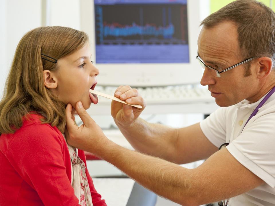 Platz 9: Kinder- und Jugendmediziner kümmern sich um das Wohlergehen der Kleinen. Das machte sich bezahlt, und zwar mit einem Reinertrag von 228.000 Euro. (Bild-Copyright: Juice Images/ddp Images)