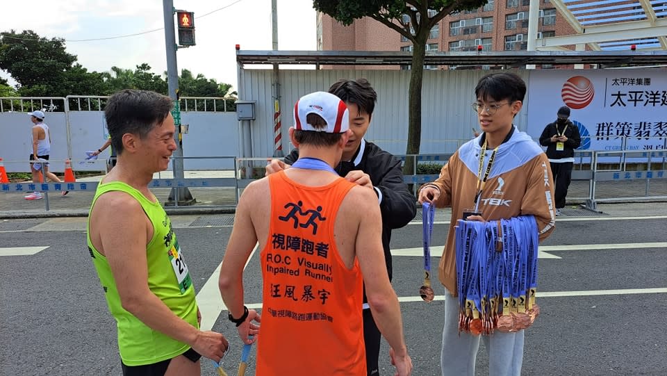 <strong>江宏傑擔任馬拉松比賽掛牌嘉賓。（圖／翻攝自新北市萬金石馬拉松臉書）</strong>