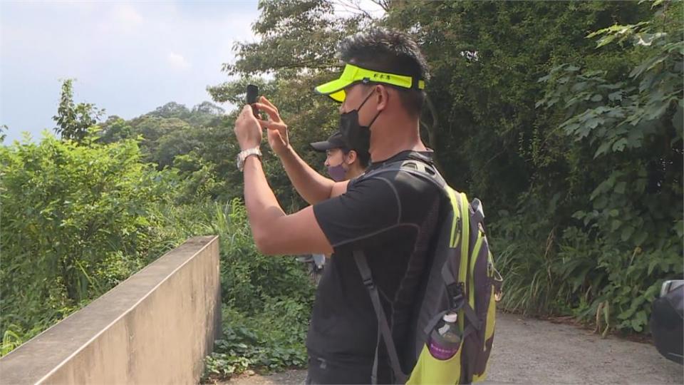 中坑山對面「神秘箭頭」直指天空　山友驚呼狂拍