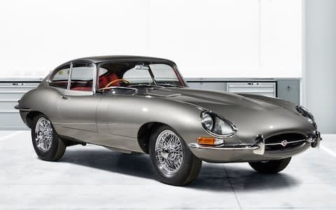 Jaguar E-type restored by jaguar Classic