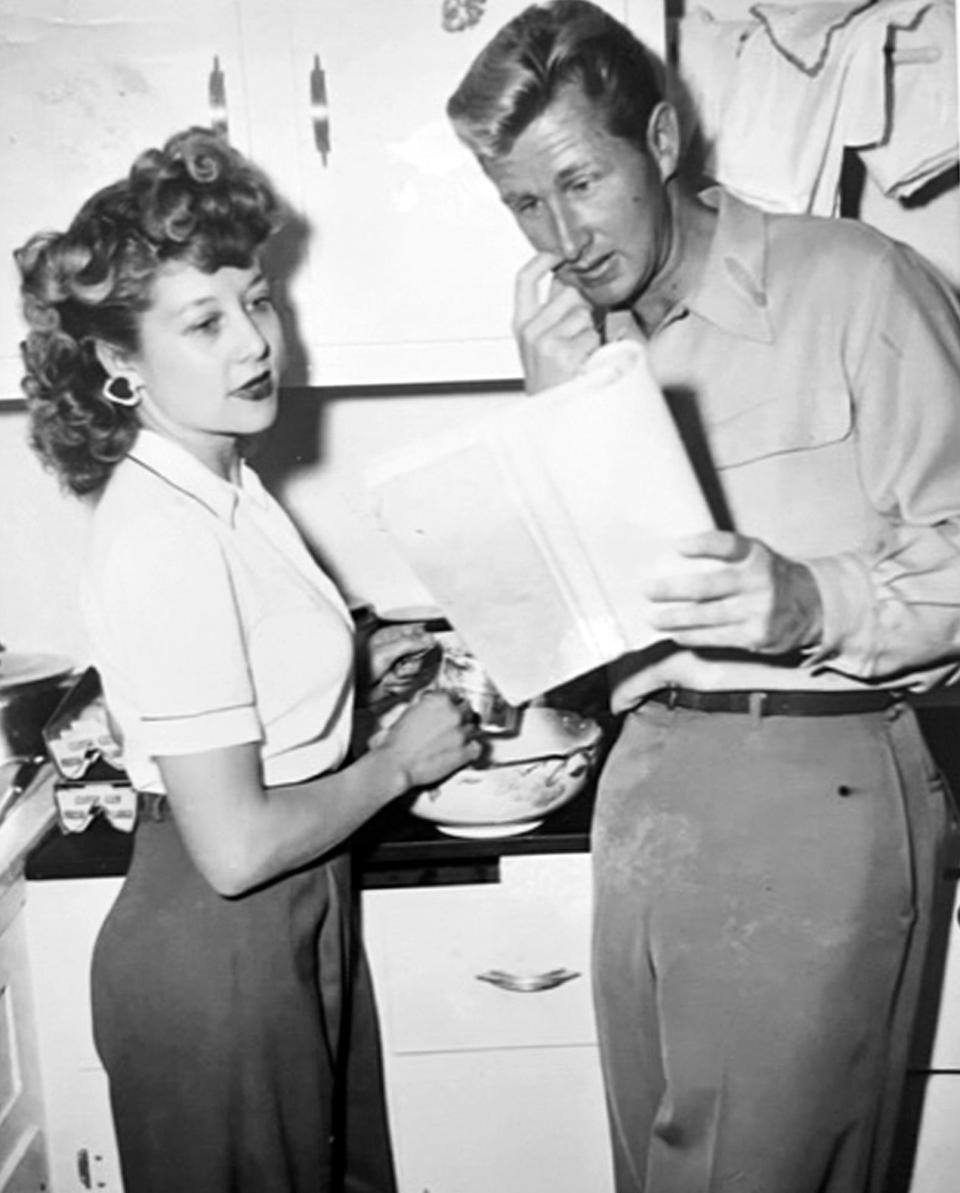 Dorothy and Lloyd Bridges in their modest New York apartment in 1941.