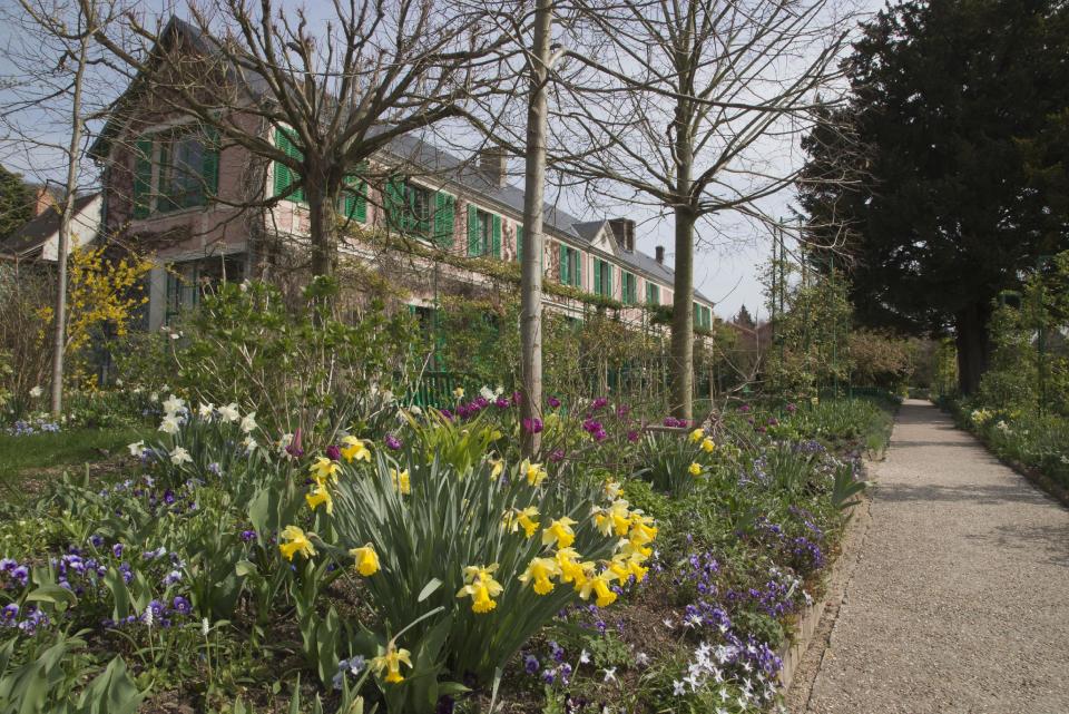 Jonquil flowers grow in the garden of the Claude Monet museum in Giverny, 70 kms (45 mls) north west of Paris, Friday March 28, 2014. A new exhibit at Normandy’s Impressionism Museum tells for the first time the little-known story of American Impressionism from where it all began _ at the picturesque water lily-filled Giverny gardens of Claude Monet that Americans colonized for three decades. (AP Photo/Michel Euler)