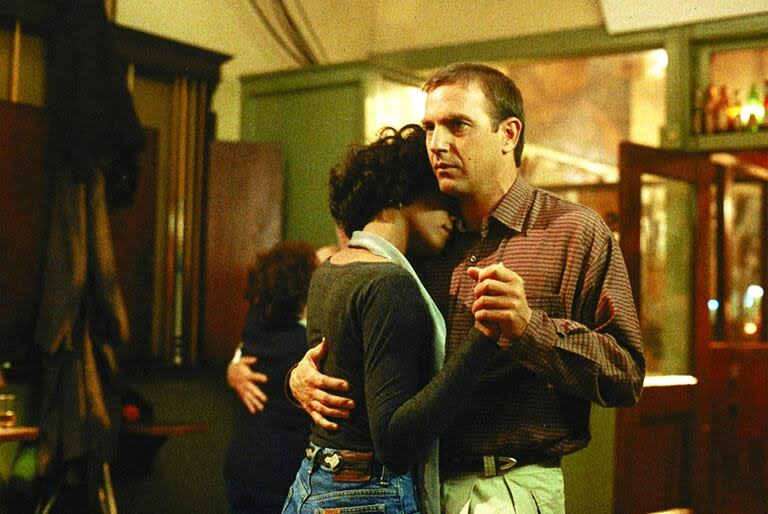 Kevin Costner cuenta que se comportó como el guardaespaldas real de Whitney Houston: “Le hice una promesa”