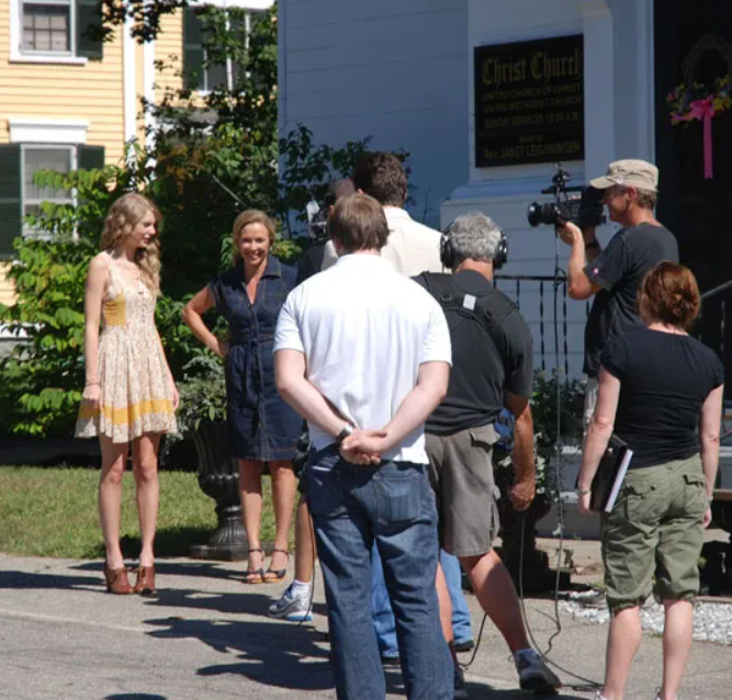 Taylor Swift returns to Christ Church, Kennebunk in 2010, where the wedding scene was shot for her new video, "Mine," filmed around the Kennebunks and Cape Elizabeth. CMT host Katie Cook and film crews capture a behind-the-scenes look at making the video.