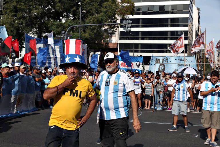 Belliboni en otra manifestación por los planes Potenciar Trabajo