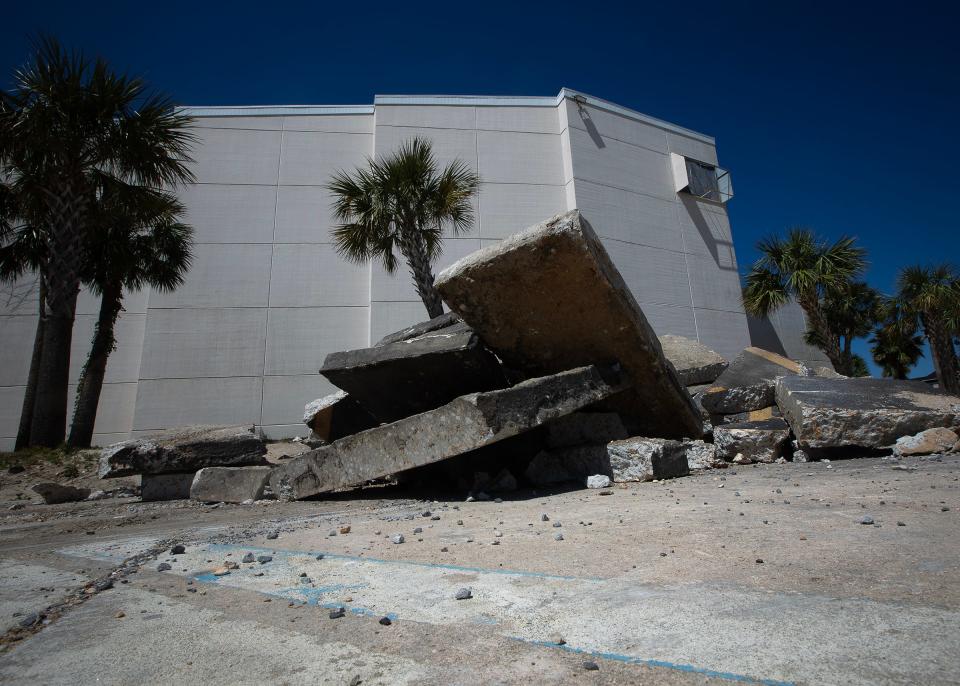 Panama City commissioners were presented a recommendation by city staff on April 23 to demolish the Marina Civic Center and build a temporary outdoor amphitheater in its place.