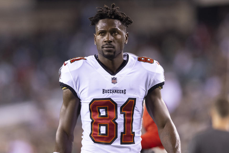 PHILADELPHIA, PA - OCTOBER 14: Antonio Brown #81 of the Tampa Bay Buccaneers looks on prior to the game against the Philadelphia Eagles at Lincoln Financial Field on October 14, 2021 in Philadelphia, Pennsylvania. (Photo by Mitchell Leff/Getty Images)