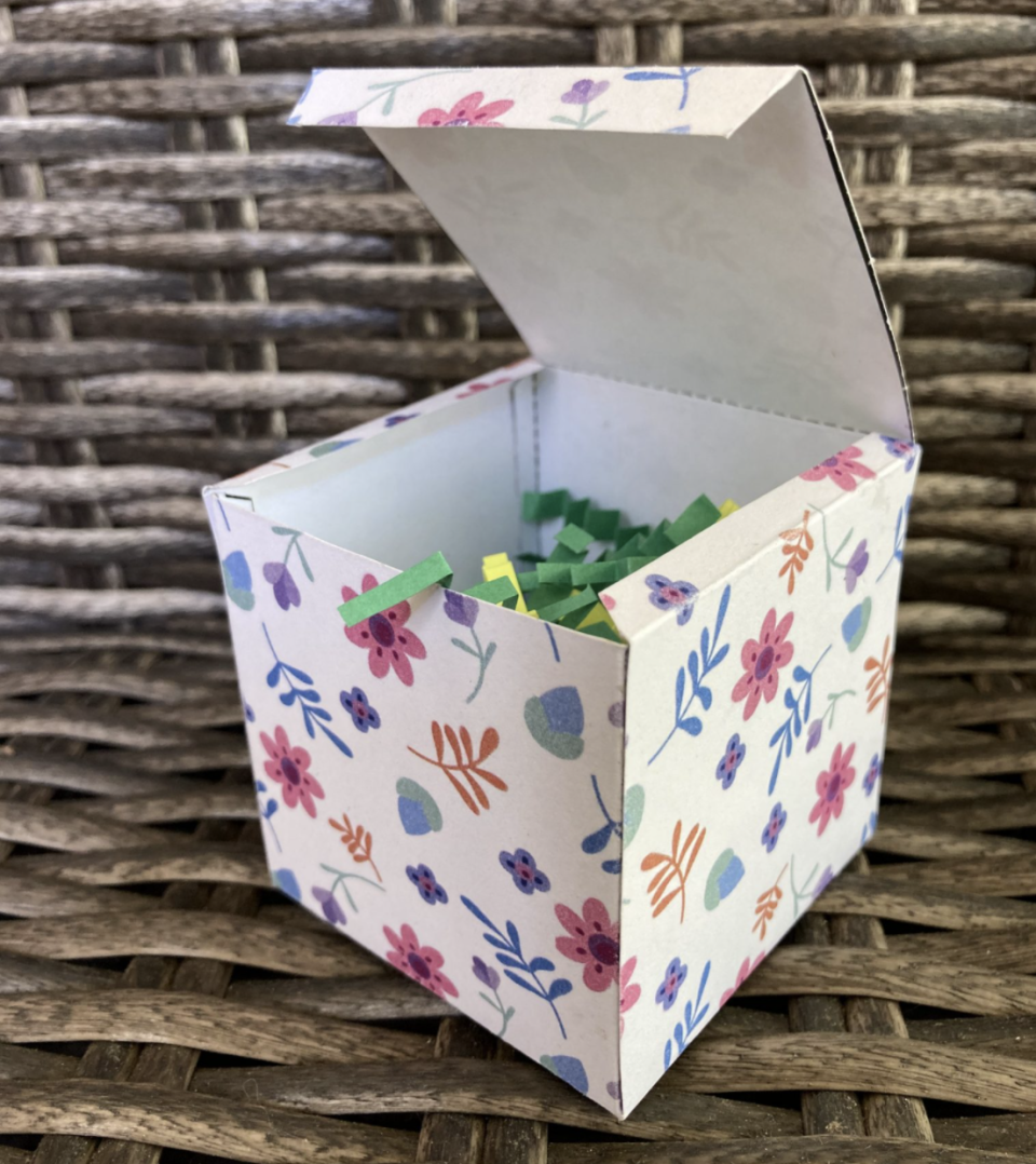 DIY Easter Gift Box