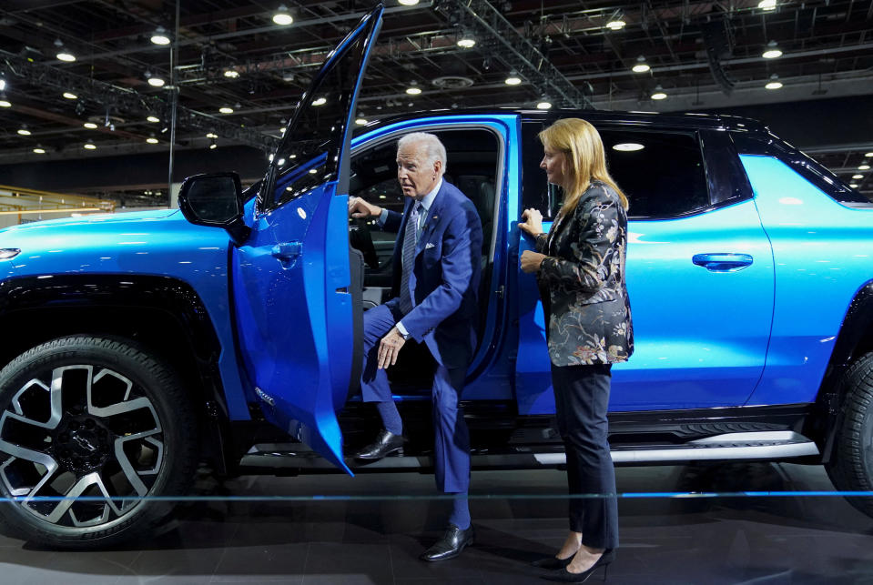 President Biden with GM CEO Mary Barra