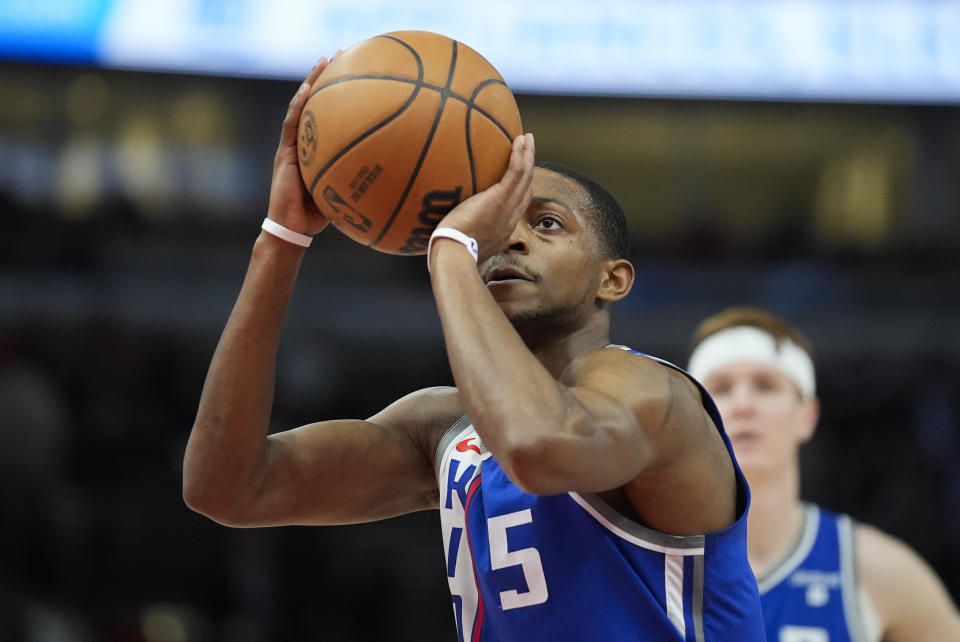 Sacramento Kings guard De'Aaron Fox takes a free throw during the first half of an NBA basketball game against the Chicago Bulls Saturday, Feb. 3, 2024, in Chicago. (AP Photo/Erin Hooley)