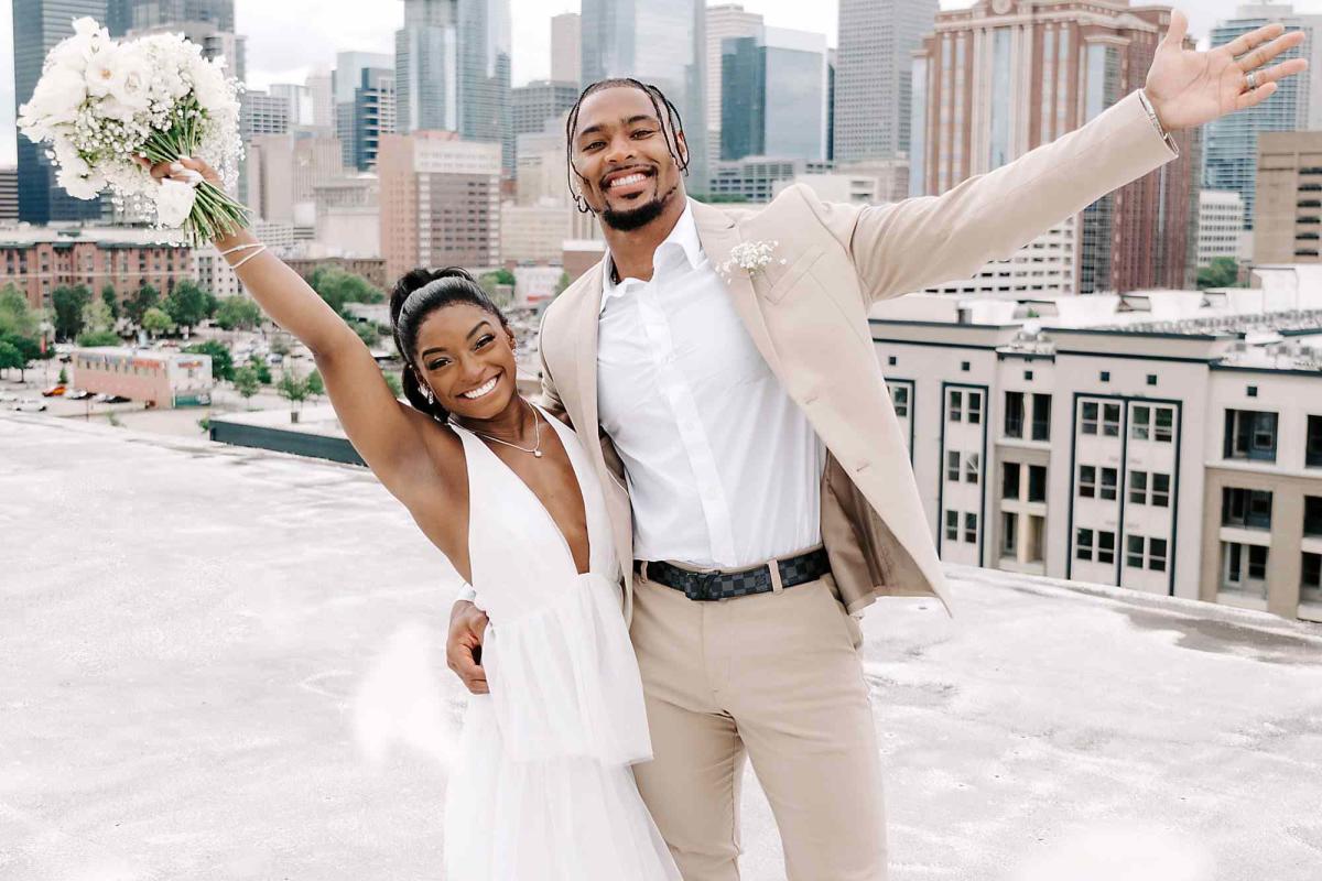 Simone Biles and Jonathan Owens Are Married! See All the Photos from the  Couple's Intimate Wedding - Yahoo Sports