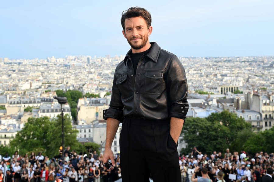 Jonathan Bailey Has No Plans to Reveal His Boyfriend Identity 2