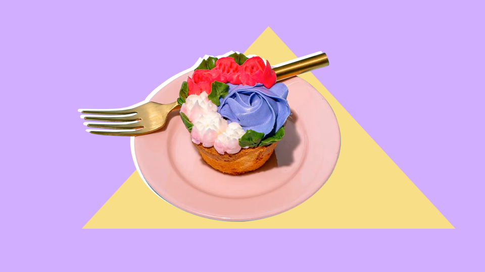 Mother's Day gifts for new moms: We Take The Cake bouquet cupcakes.