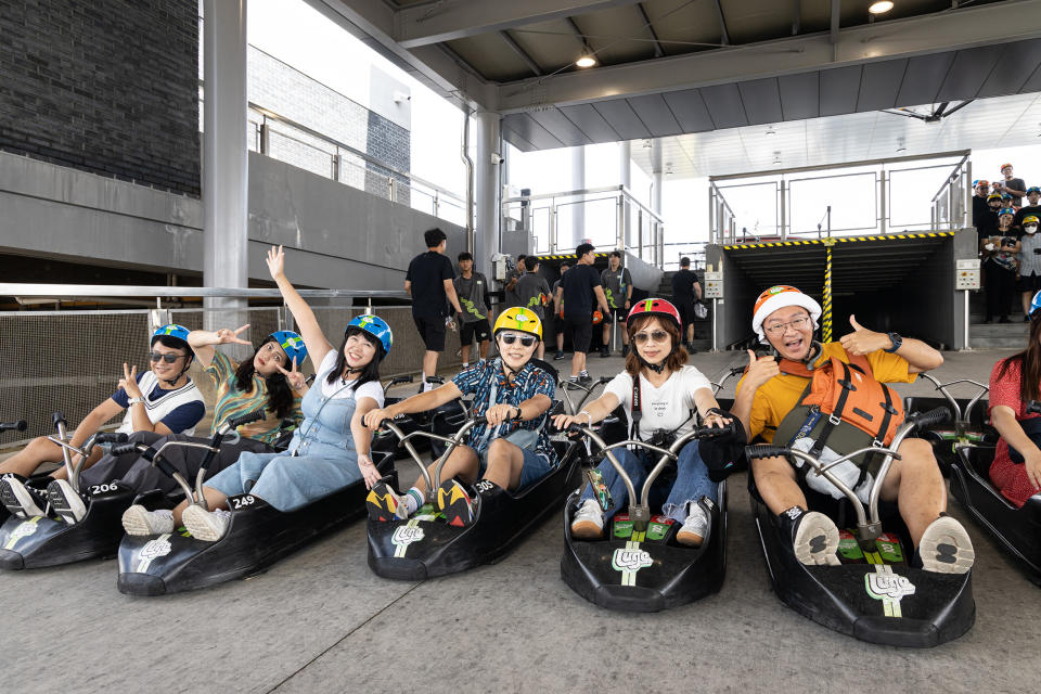 這幾年釜山推出許多全新體驗，像是來自紐西蘭的無動力斜坡滑車，就是超受親子歡迎的遊樂設施。（鄭祺耀攝影）