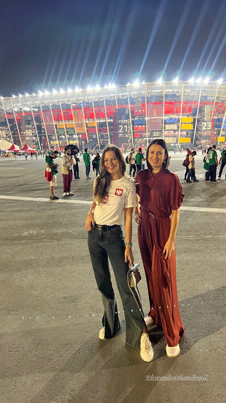 Anna Lewandoska disfrutando de la previa al ingreso al estadio 974