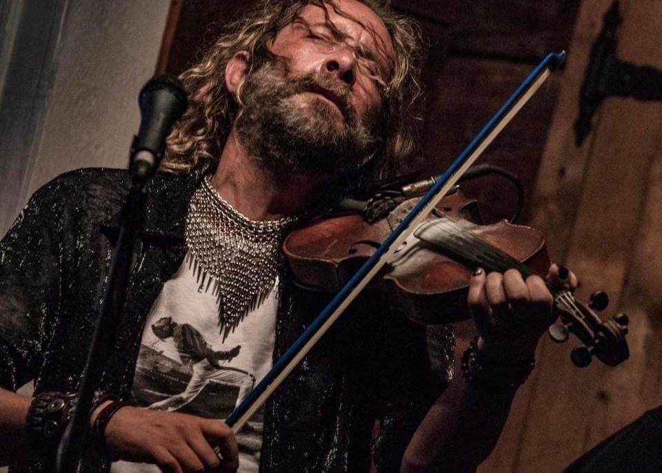 Richard Wood took up the fiddle at the age of 11 — and is now getting the Stompin' Tom Award. 