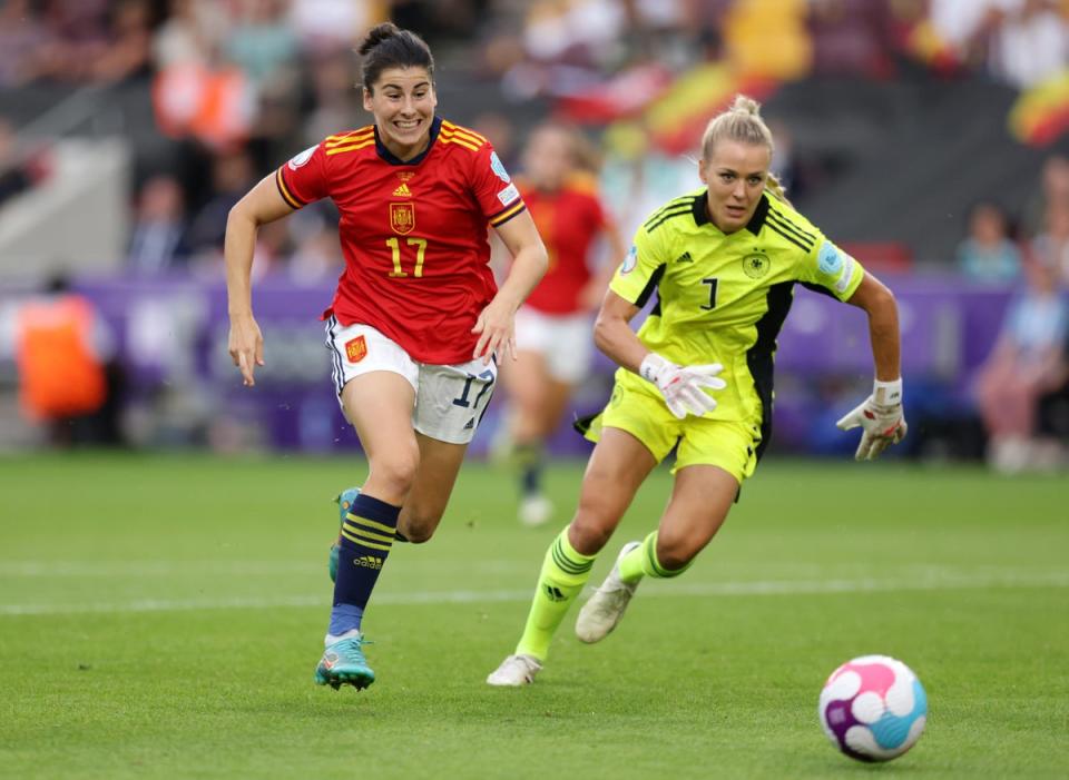 Lucia Garcia should have done better when put clean through on goal (Getty Images)