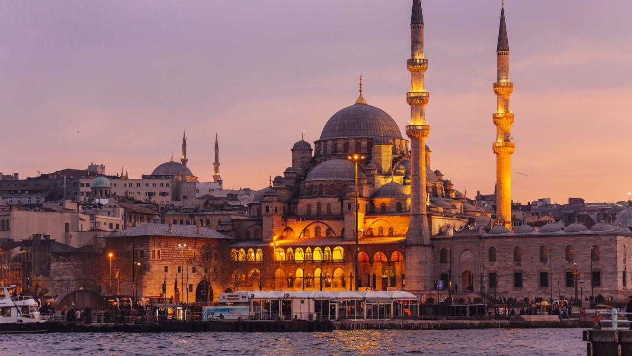 yeni cami new mosque in istanbul, turkey