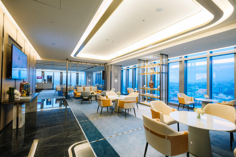 位在25樓的行政酒廊嘉賓軒擁有複合式的多元功能。