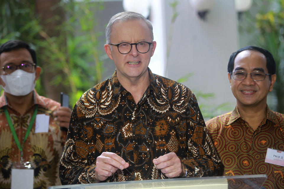 Australian Prime Minister Anthony Albanese, center, delivers his speech at Universitas Hasanuddin in Makassar, South Sulawesi, Indonesia, Tuesday, June 7, 2022. Albanese on Tuesday visited the eastern Indonesian area with close ties to Indigenous Australians as he continued a trip aiming to strengthen his country's economic ties with its closest major neighbor. (AP Photo/Masyudi Syachban Firmansyah)