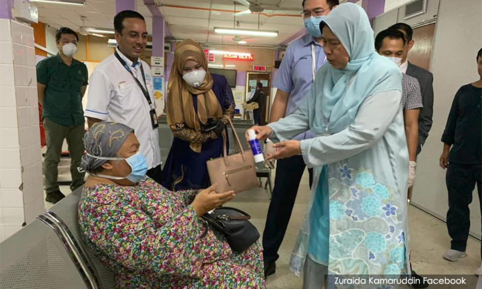 Zuraida on one of her constituency rounds - this time, on a visit to Klinik Kesihatan Ampang in April last year