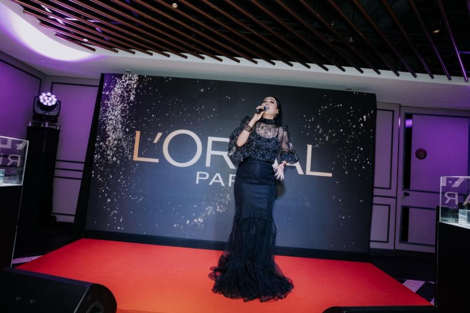 The event also featured a performance by singer Datuk Syafinaz Selamat.— Picture courtesy of  L’Oréal Paris