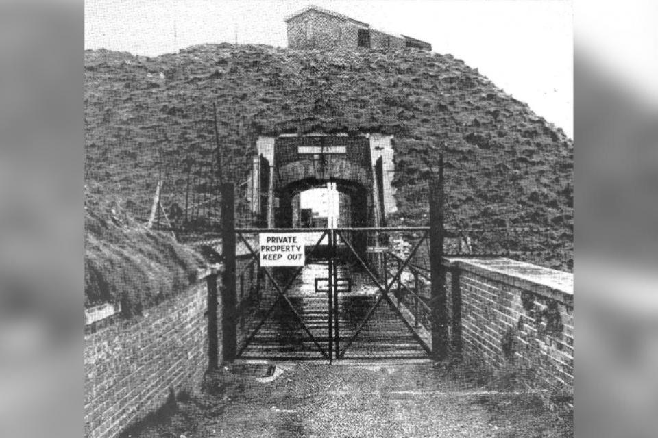 Isle of Wight County Press: Needles Fort