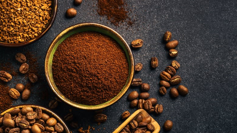 Instant coffee granules