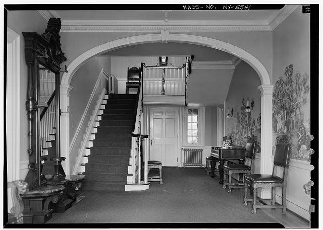 The archway located near the front of the Patterson house in the 1930s.