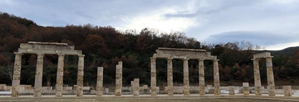 A row of columns at the Palace of Aigai.