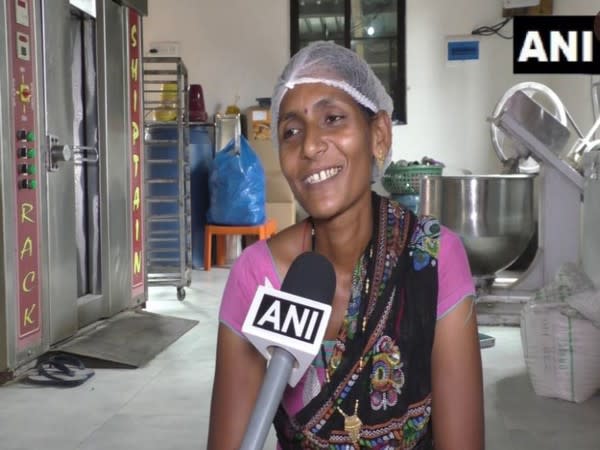 Jayshree Bhoye in the Apana Bakery (Photo/ANI)