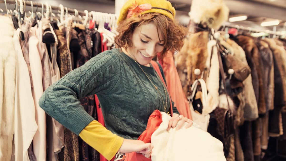 5 Reasons to Shop at a Thrift Store vs. a Consignment Shop