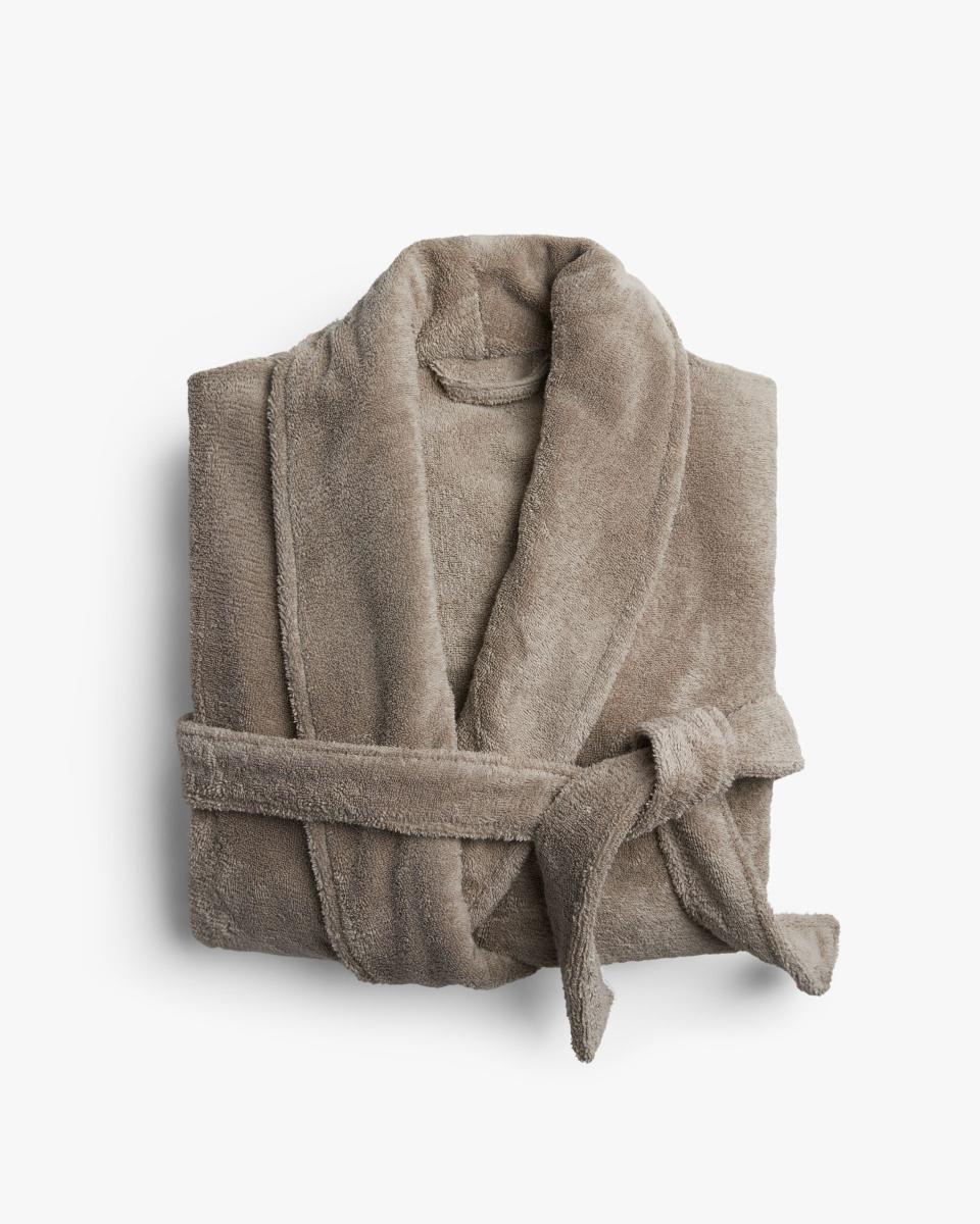 <p><a href="https://go.redirectingat.com?id=74968X1596630&url=https%3A%2F%2Fwww.parachutehome.com%2Fproducts%2Fclassic-bathrobe-1&sref=https%3A%2F%2Fwww.esquire.com%2Flifestyle%2Fa60332465%2Fparachute-warehouse-sale%2F" rel="nofollow noopener" target="_blank" data-ylk="slk:Shop Now;elm:context_link;itc:0;sec:content-canvas" class="link ">Shop Now</a></p><p>Classic Turkish Cotton Robe</p><p>parachutehome.com</p><p>$69.00</p>