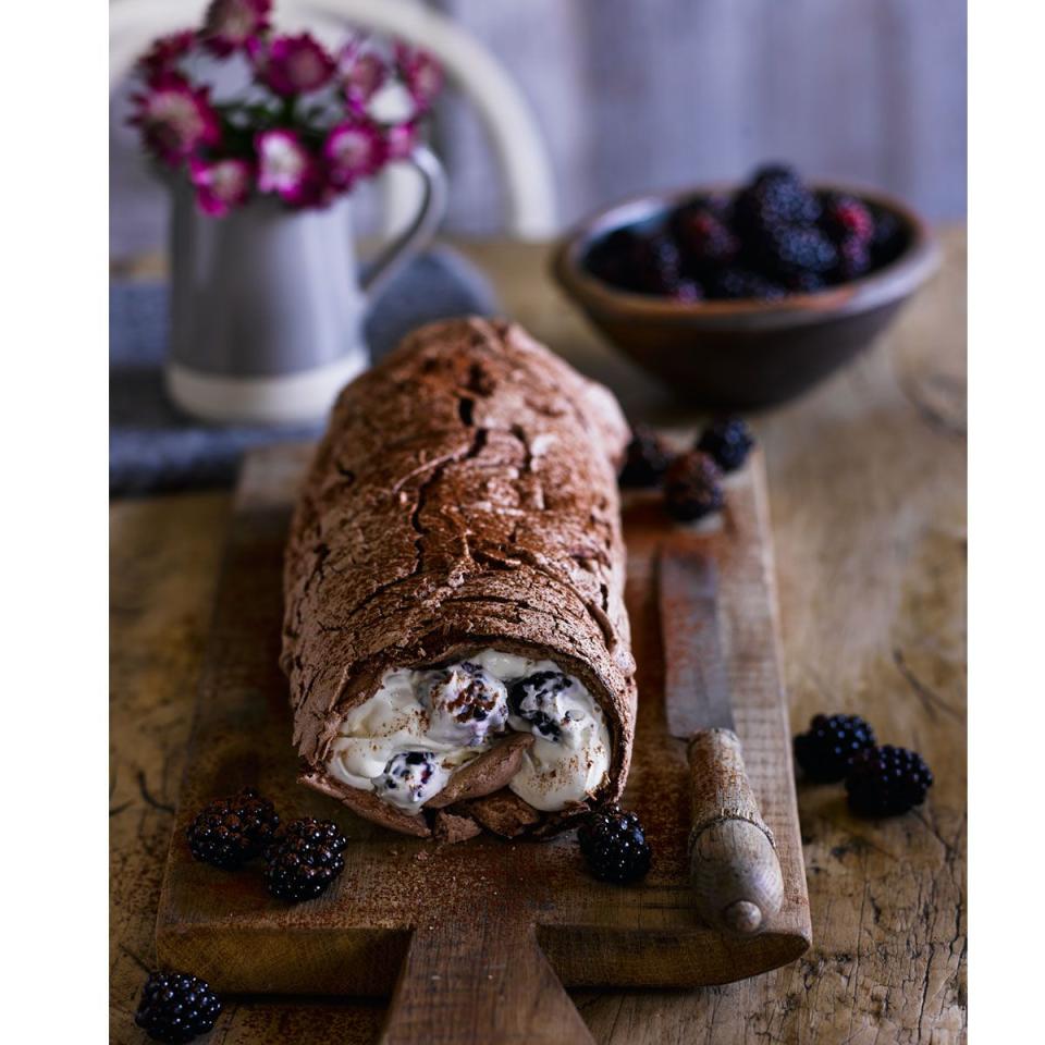 Chocolate and blackberry meringue roulade - Best Yule Log Recipes 2022