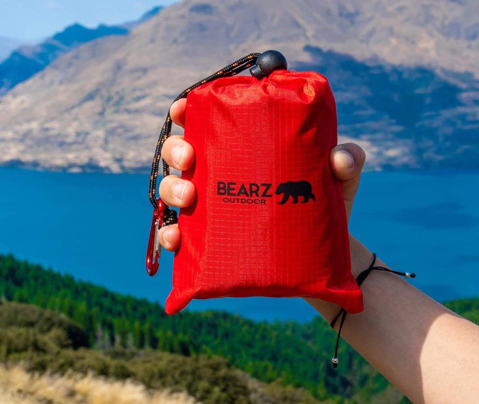 Bearz Outdoor Pocket Picnic Blanket