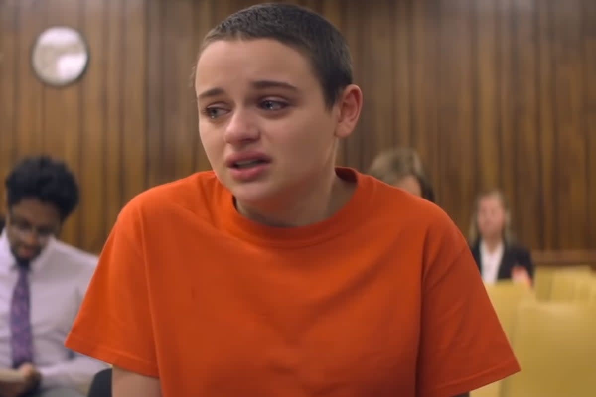 Joey King plays Gypsy in The Act (Hulu)