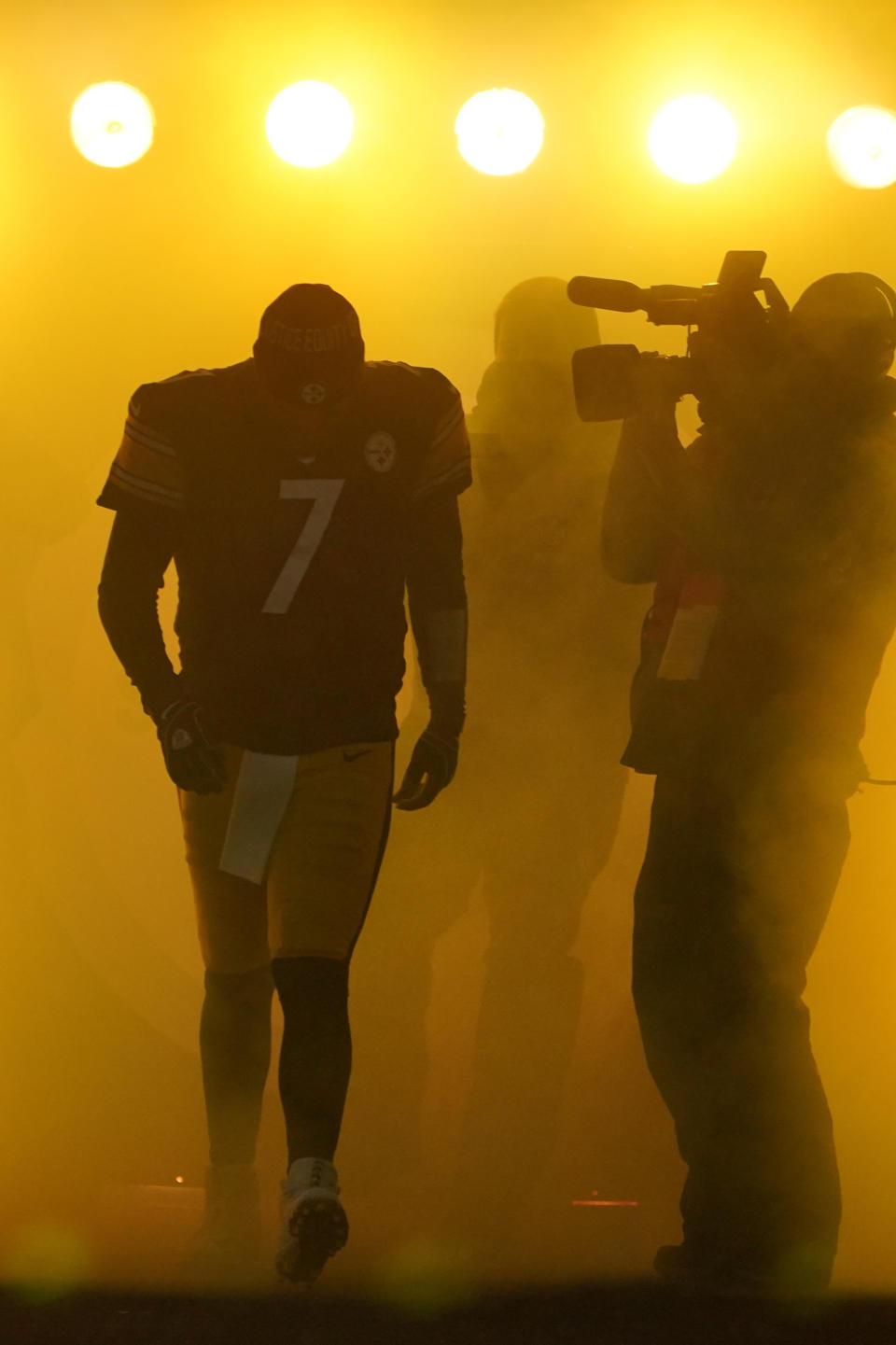 Pittsburgh Steelers quarterback Ben Roethlisberger (7) takes the field before an NFL football game against the Cleveland Browns, Monday, Jan. 3, 2022, in Pittsburgh. (AP Photo/Gene J. Puskar)
