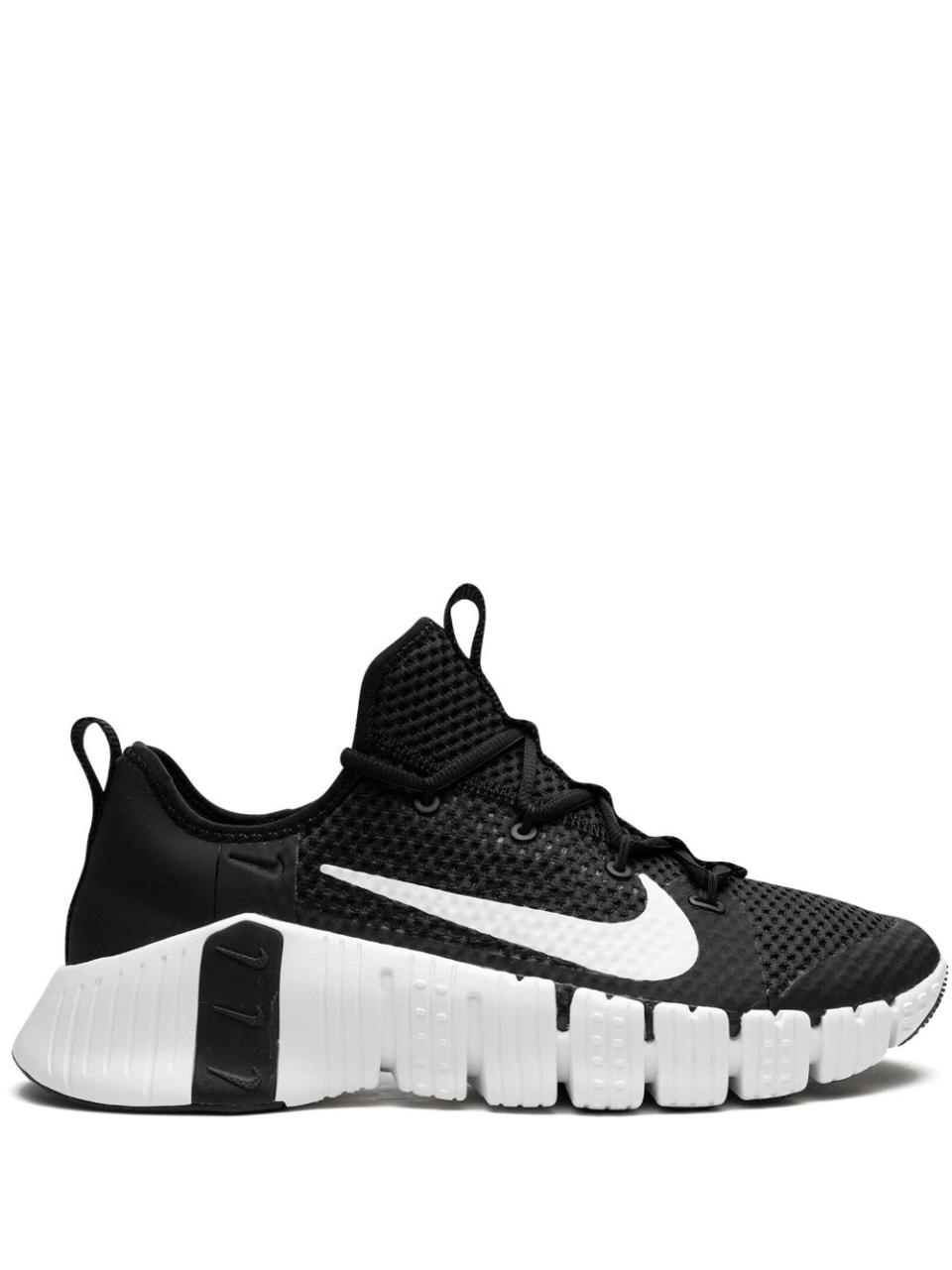 Free Metcon 3 "black/white" Sneakers