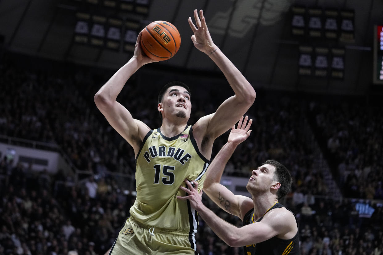 Purdue center Zach Edey is the national player of the year favorite and the Boilermakers are a strong bet to be a No. 1 seed in the NCAA tournament. (AP Photo/Michael Conroy)