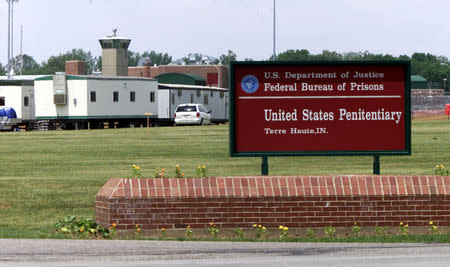 FILE PHOTO: The Federal Penitentiary at Terre Haute, Indiana May 11, 2001. REUTERS/Brent Smith/File Photo